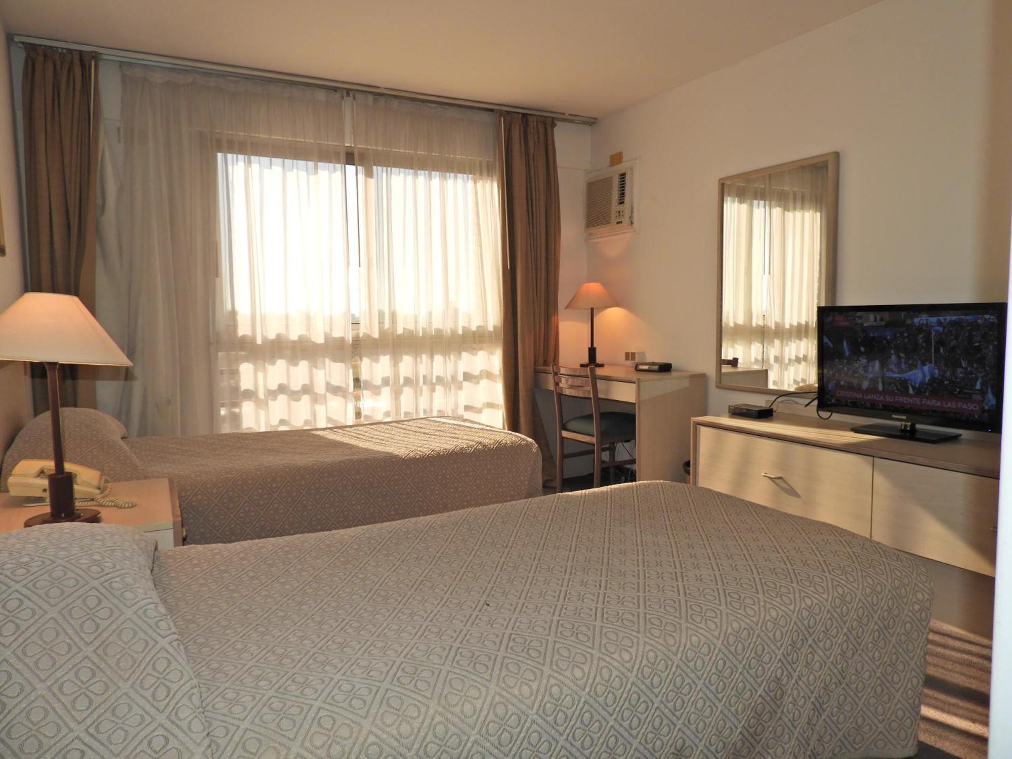 Hotel Tres Cruces Montevideo Buitenkant foto