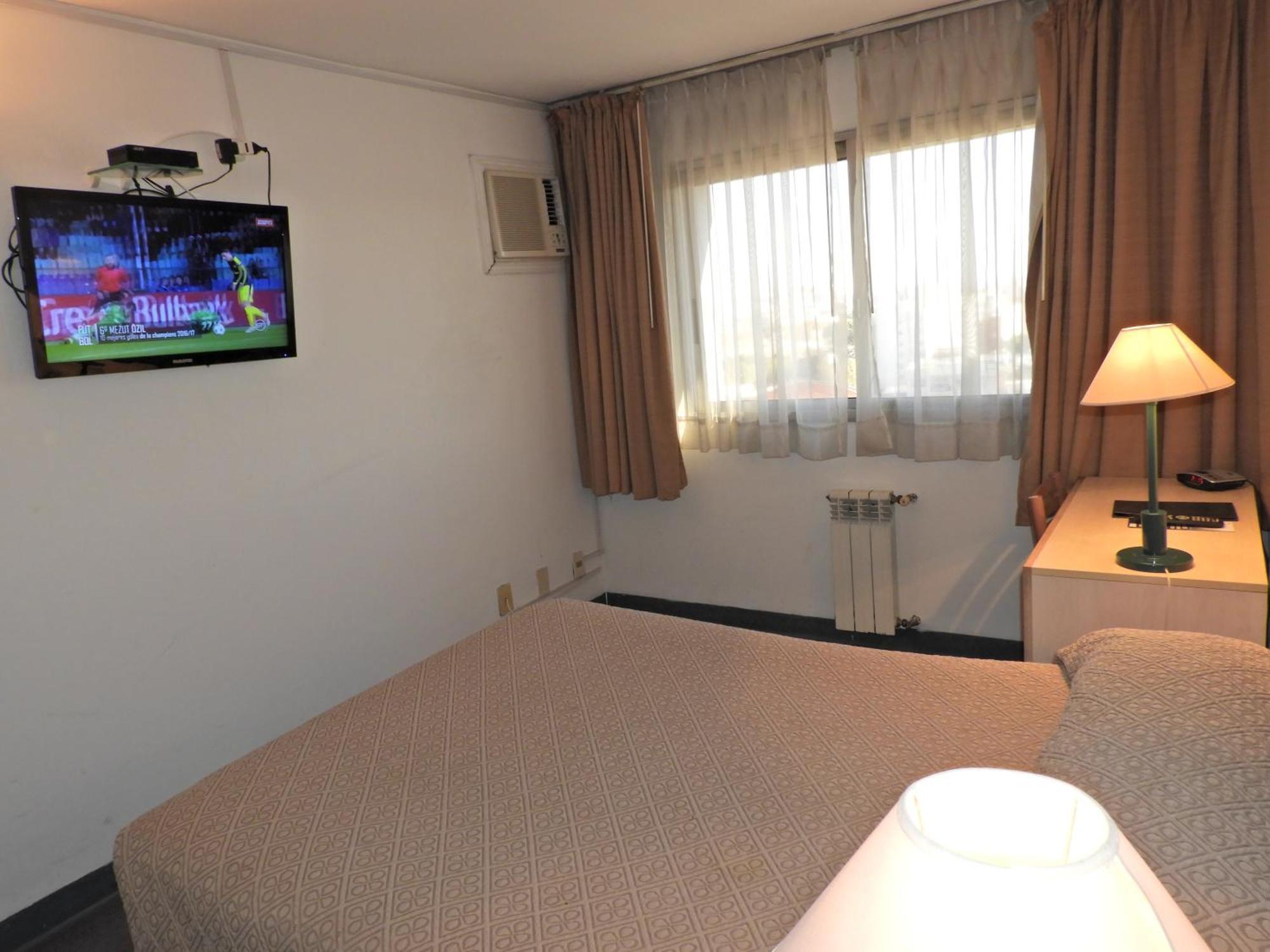 Hotel Tres Cruces Montevideo Buitenkant foto