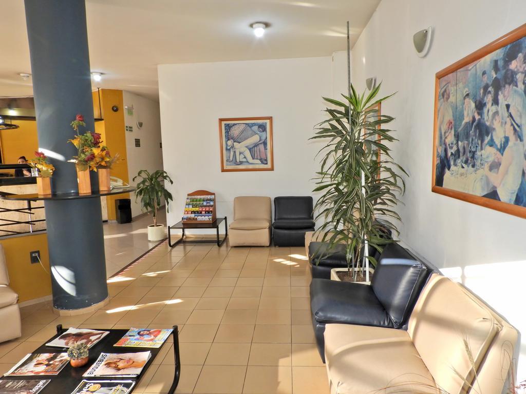 Hotel Tres Cruces Montevideo Buitenkant foto