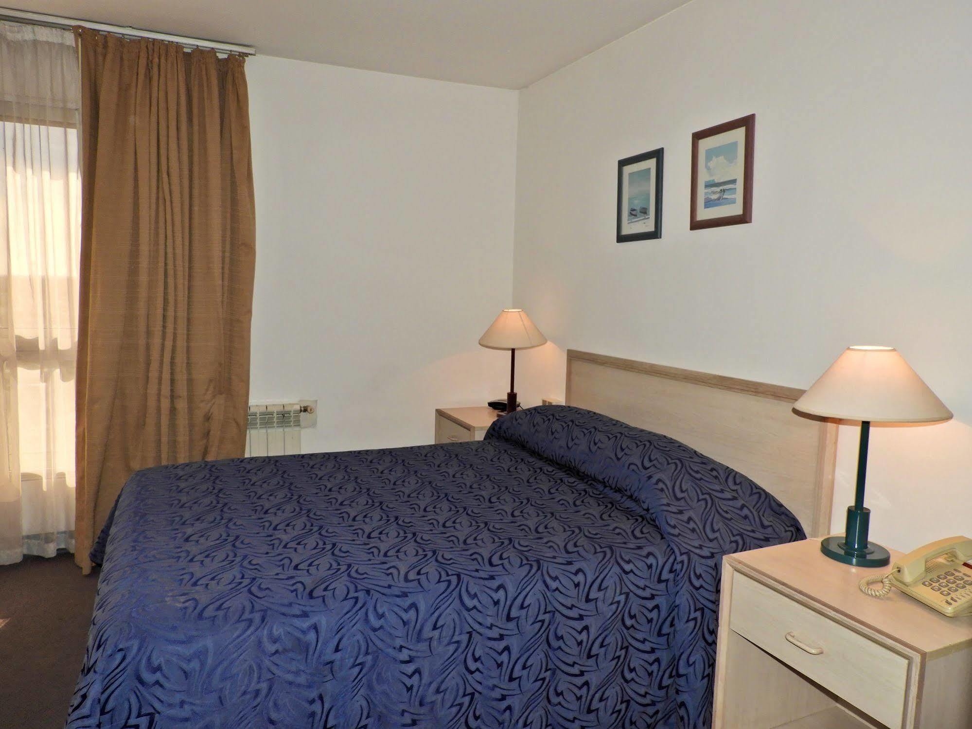 Hotel Tres Cruces Montevideo Buitenkant foto