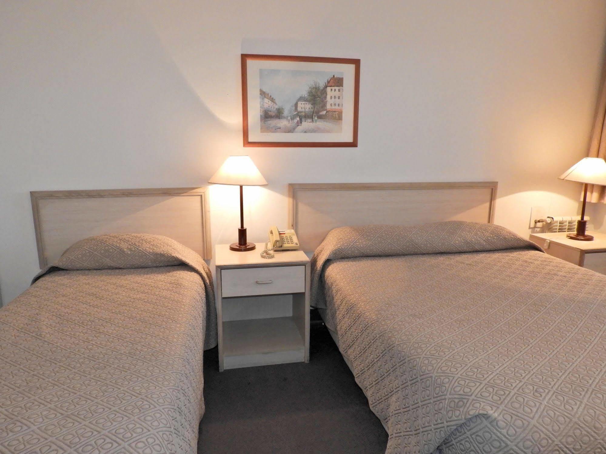 Hotel Tres Cruces Montevideo Buitenkant foto