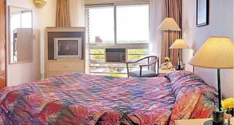 Hotel Tres Cruces Montevideo Buitenkant foto