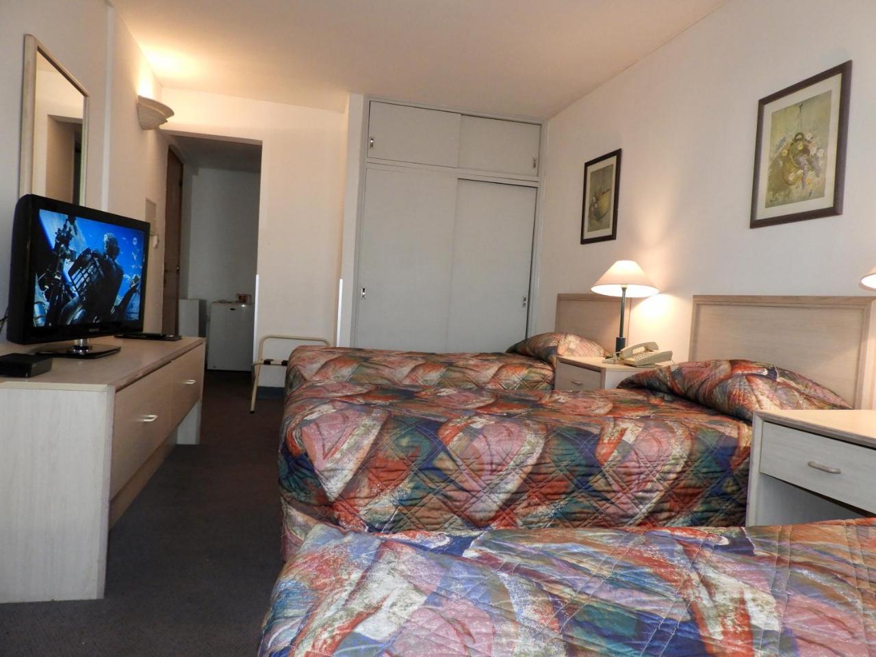 Hotel Tres Cruces Montevideo Buitenkant foto